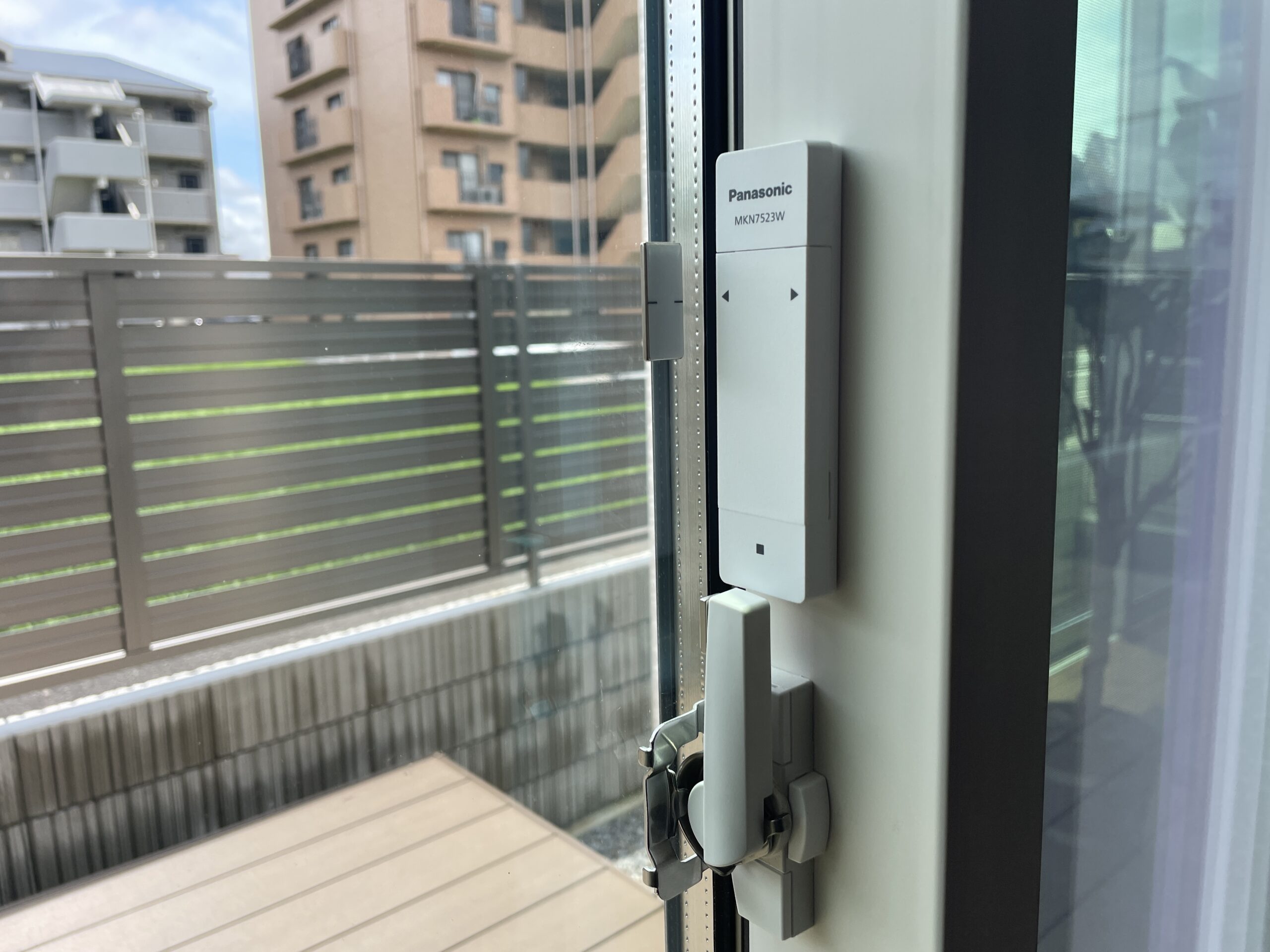 主要な窓には開閉センサーと防災ガラスを採用し安心な暮らしに