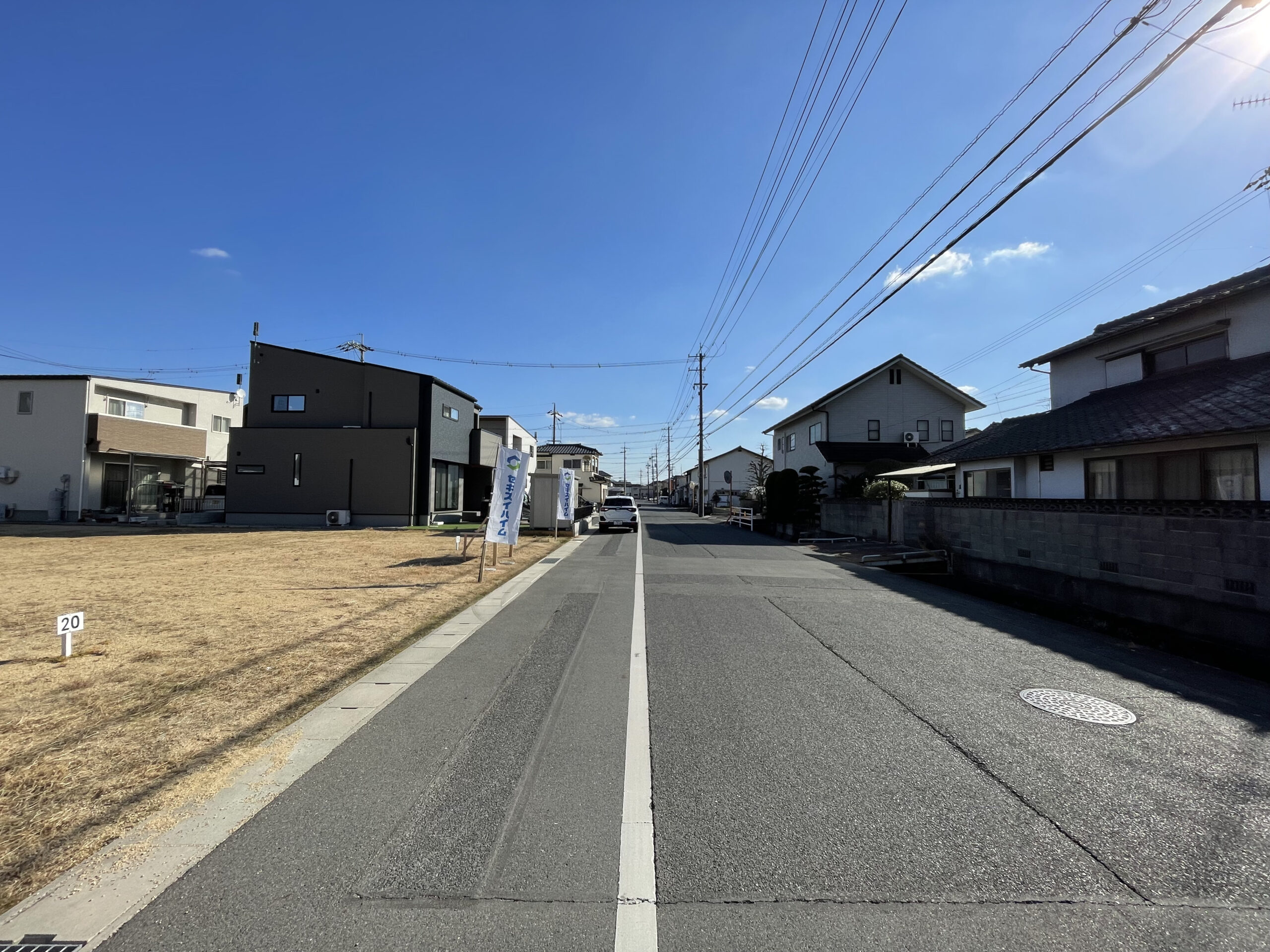 前面道路が５～８mと広く、ゆとりのある分譲地です♪