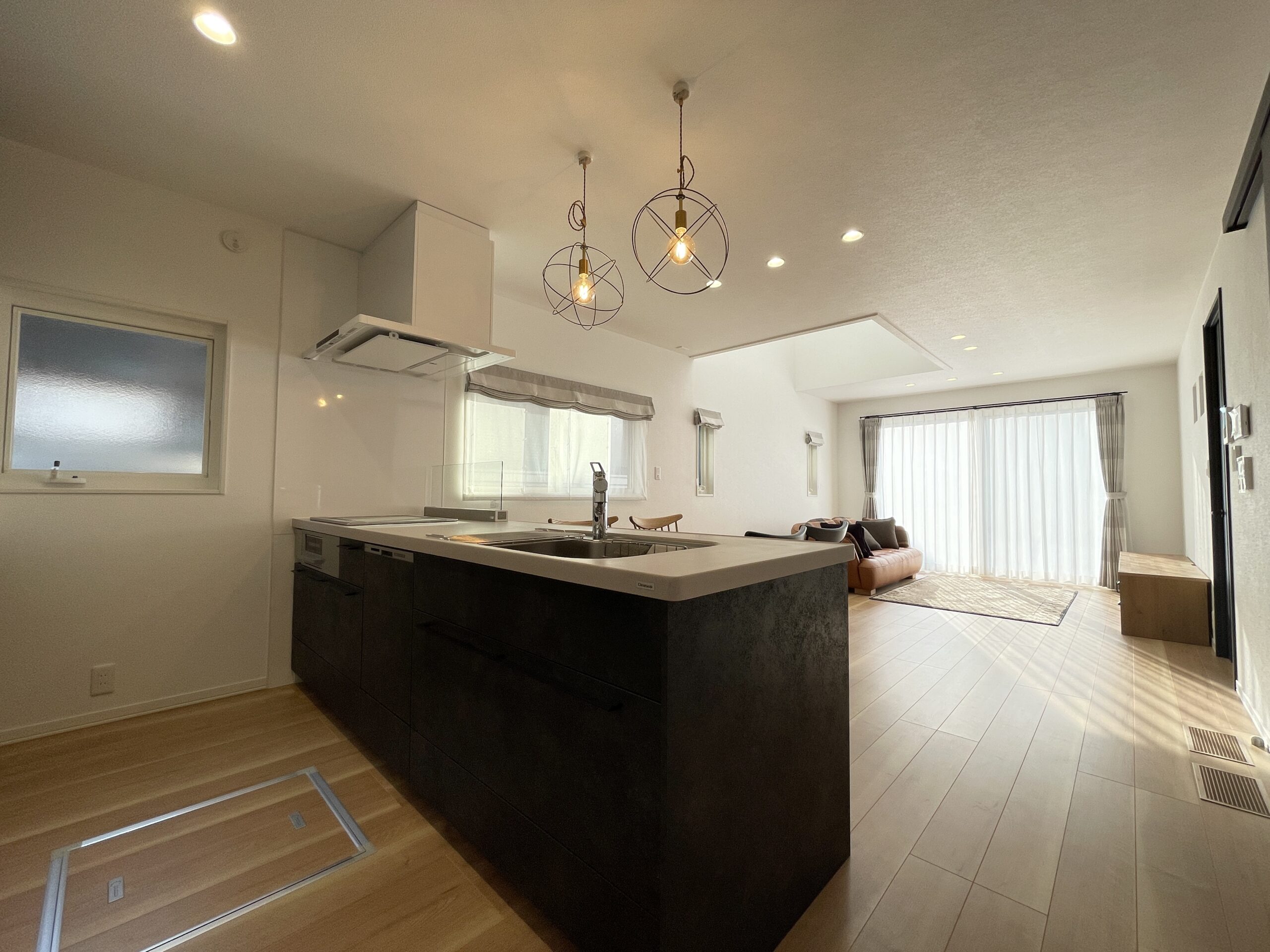 キッチン側から見通しも◎