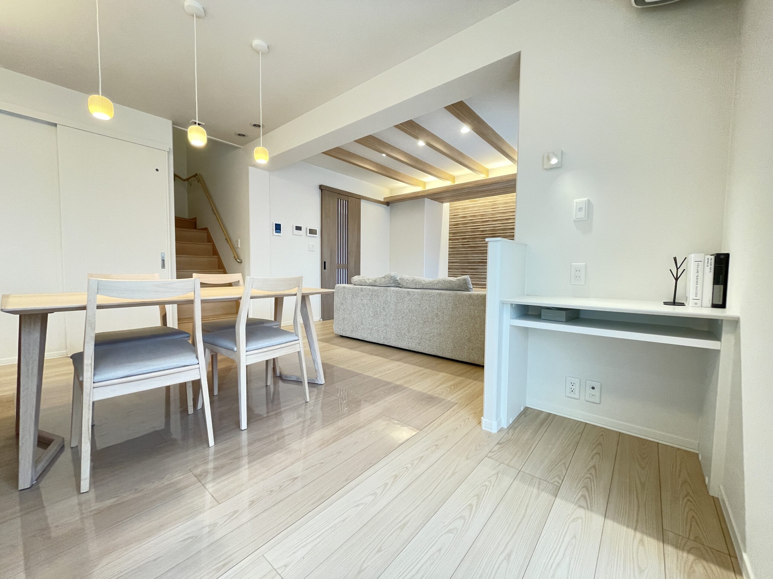 LDK内にカウンターがあるので学習・作業場所にお勧め♪