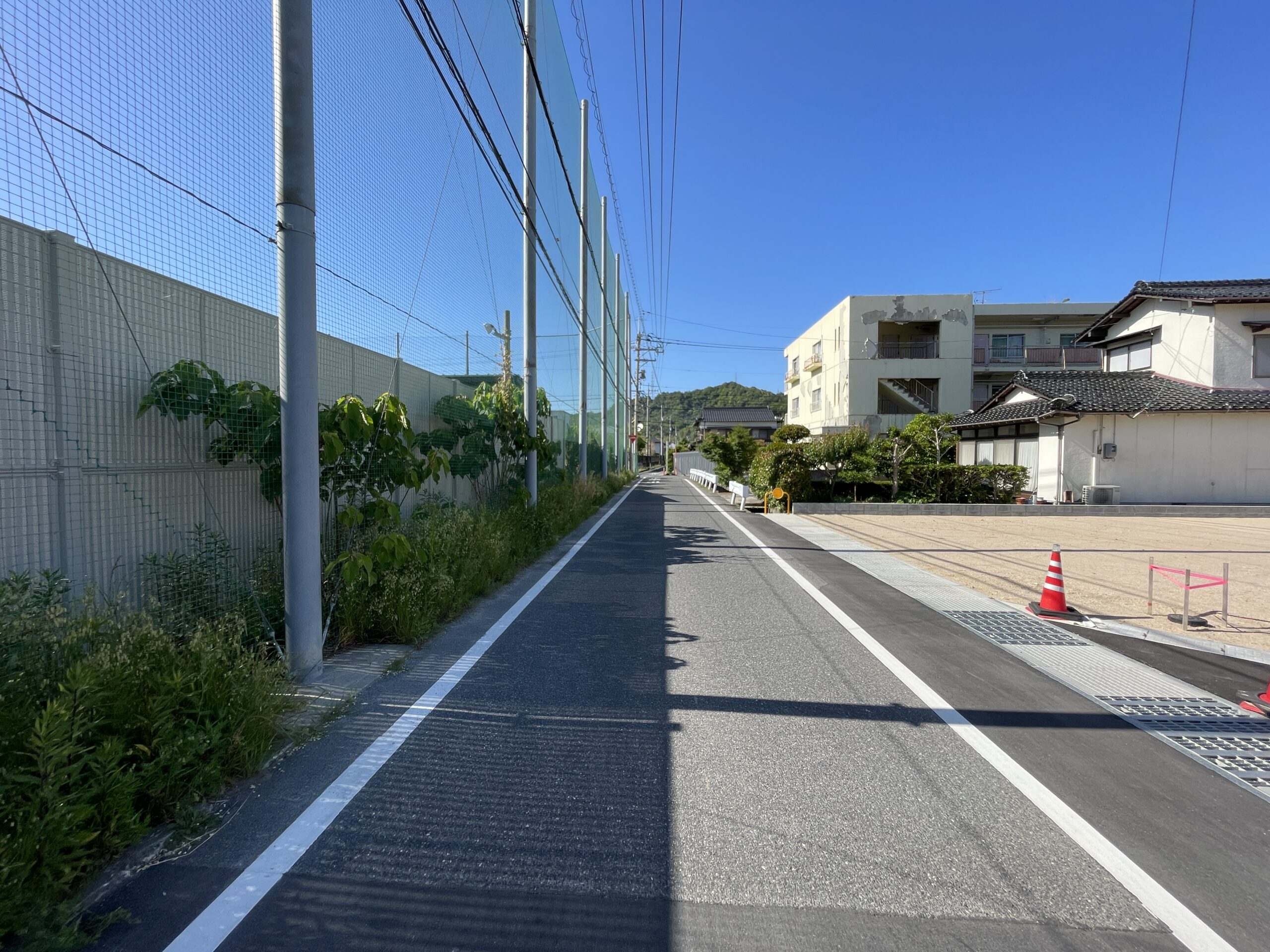 前面道路（南向き）