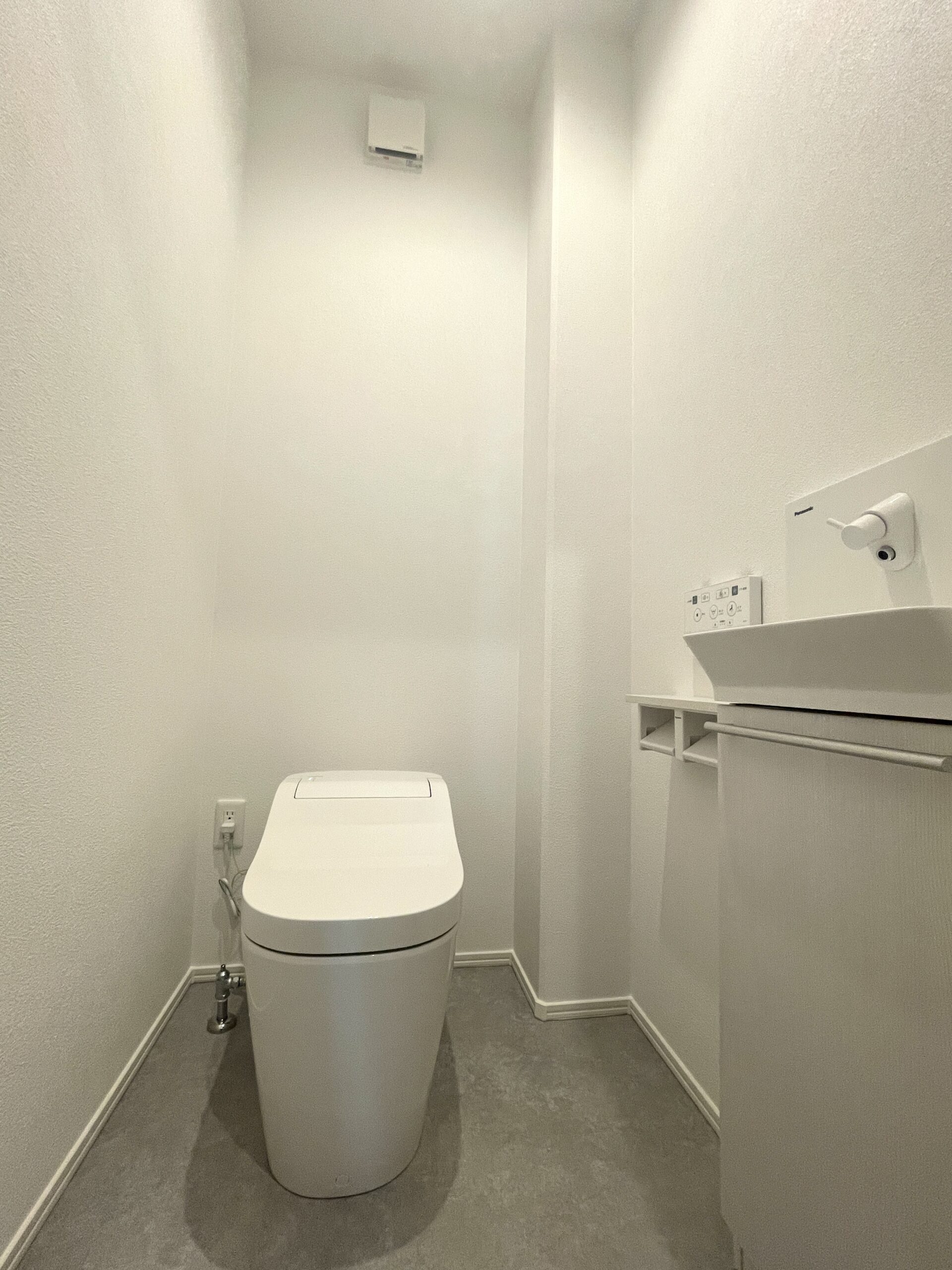 独立した手洗い付きのおトイレです