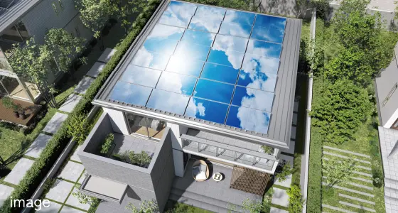 太陽光パネル付きの住宅の写真